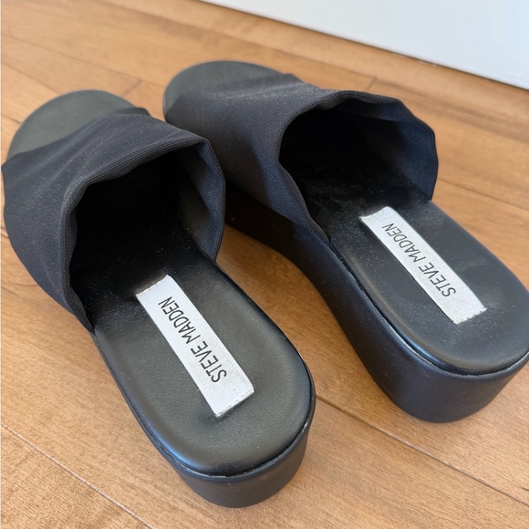 Steve Madden Women's Black Slinky Sandals - Picture 4 of 6